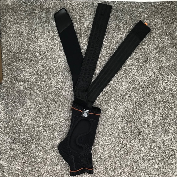 Shock Doctor Ultra Knit ankle brace with stays & figure 6 straps large level 3 - Picture 9 of 15